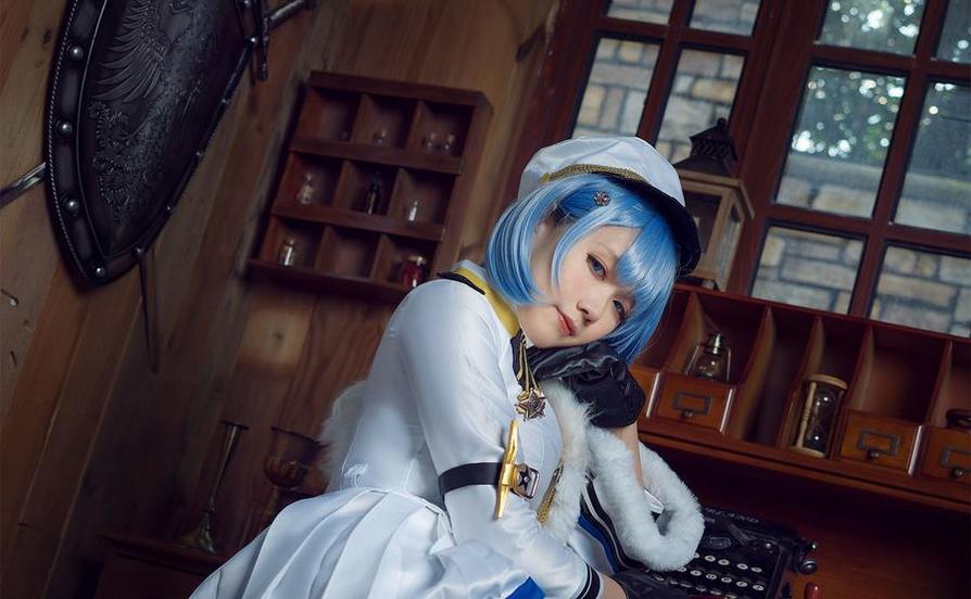 浪漫cosplay原图展示：麻花麻花酱在线观看